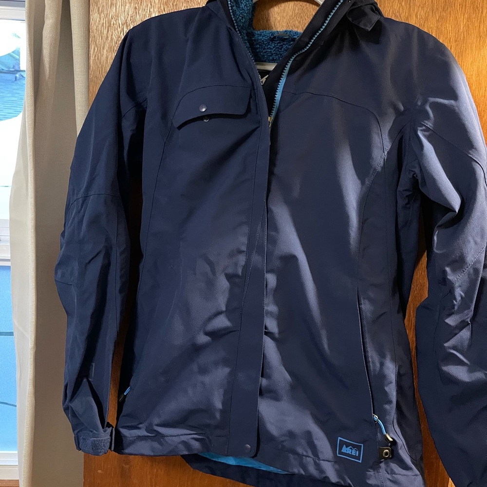 Rei women’s waterproof jacket size small